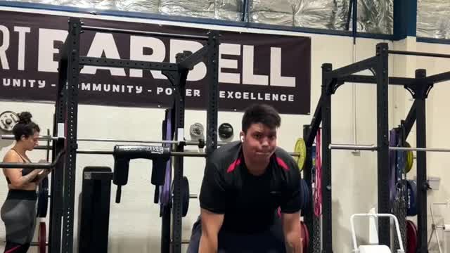 145 kg sumo deadlift new pr