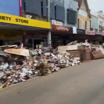 State of Emergency Grips - but Aussie PM BANS media from Flood Visits