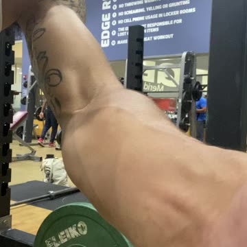 Getting Back Day in I love working on my back it’s a Must 💯💪🏽💪🏽