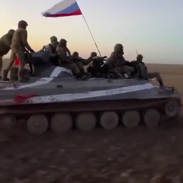 🎵 The Russian military against the backdrop of a beautiful sunset