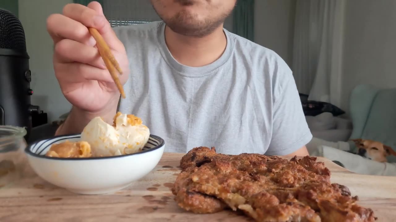 ASMR Crispy Giant Sticky Rice Cake Pattie, Salted Duck Egg