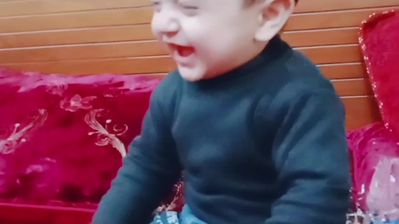 Baby laughing: priceless! Video compilation