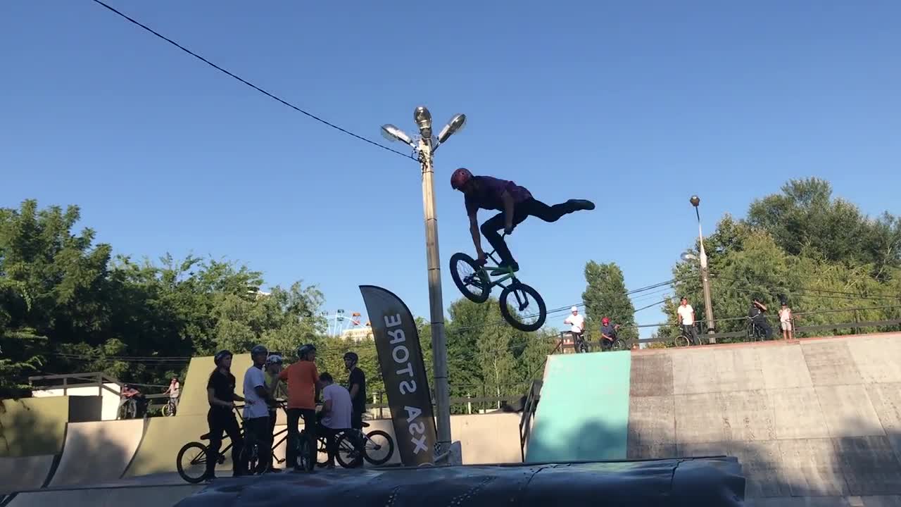 Triple Tailwhip Attempt That Didn't Go Well BMX Fail