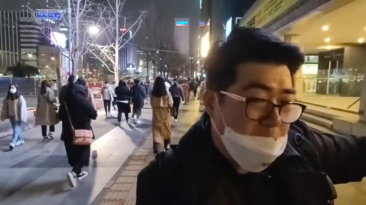 20210317_V3_S03(Dfh9rARFfwQ)매주 토요일 홍대입구역 집회는_ 젊은 친구들을 설득하는 집회!! 젊은이들이 희망!!