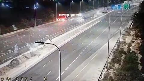 רוצחים ערבים נוסעים נגד כיוון התנועה שניות לפני שהם דורסים שני נערים יהודים למוות