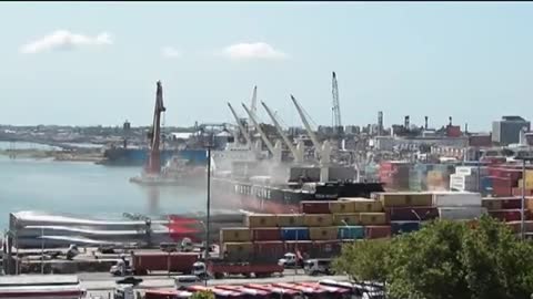 Air pollution during the operation on a boat, Puerto de Montevideo