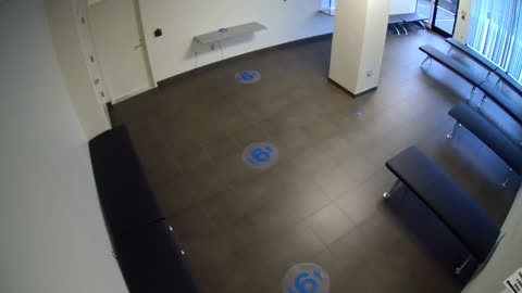 8030FCOB01128BadgingWaitingArea_2021-01-06_15h20min00s997ms.mp4