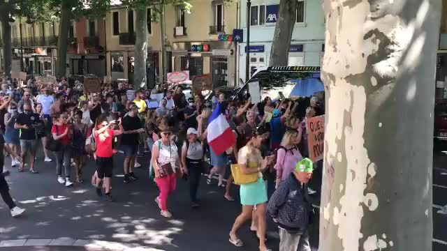 French Protesting Vaccine Passports 7/17/21