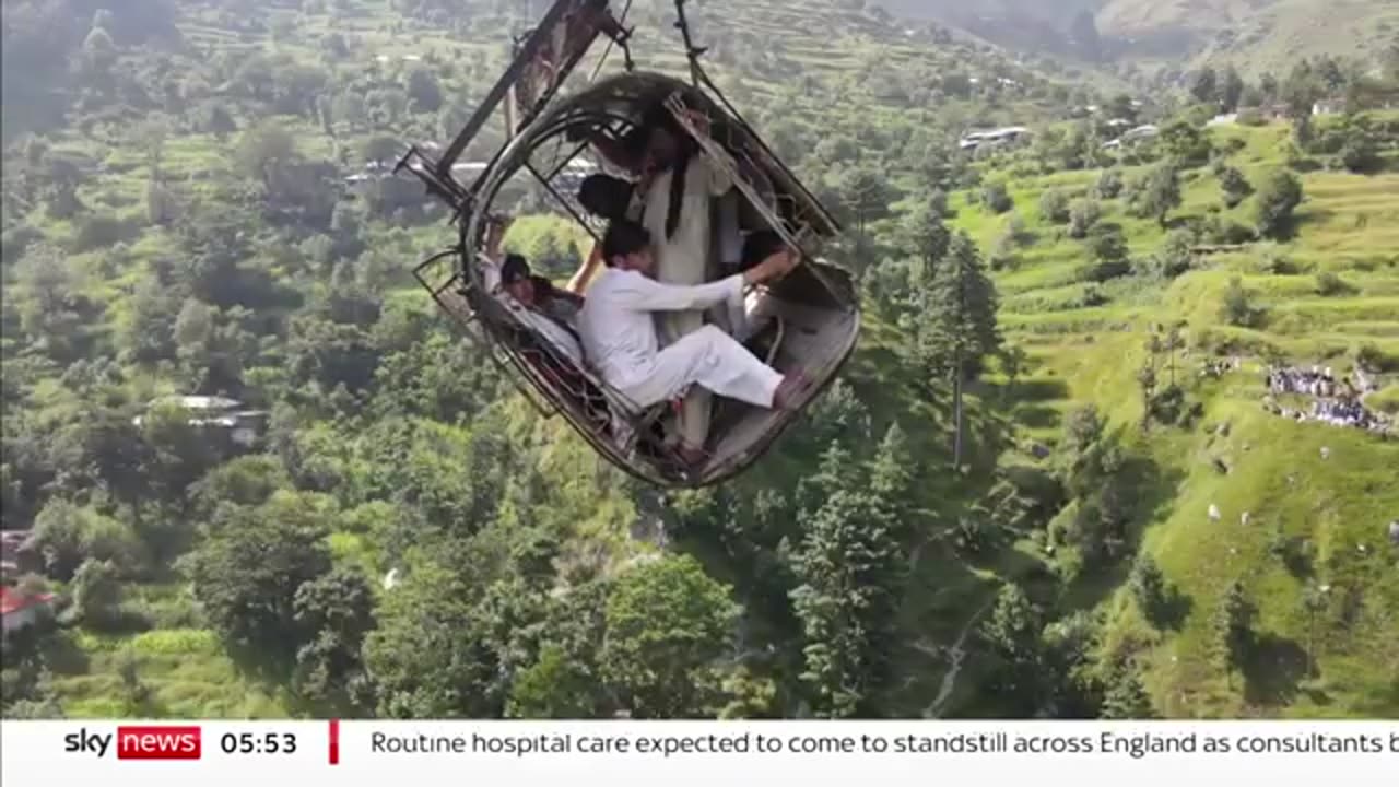 Pakistan: Child stuck in cable car 'never wants to get on one again'