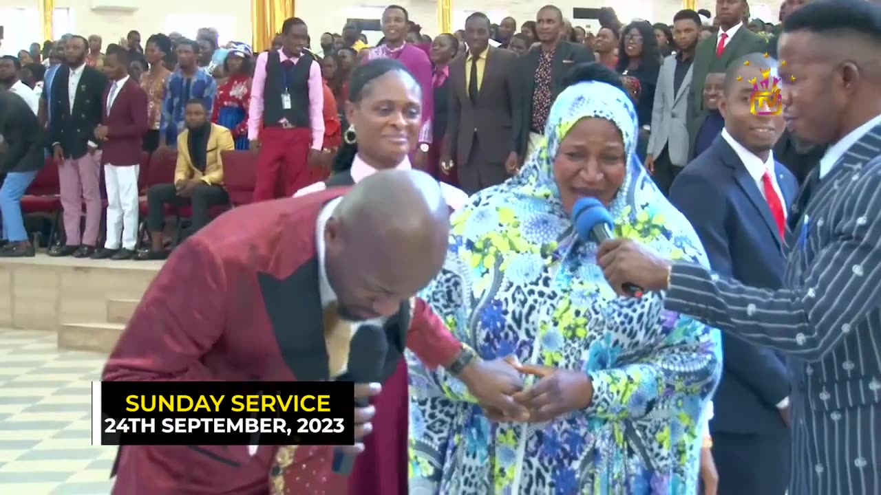 A Muslim woman receives Jesus Christ as her Lord and personal savior.