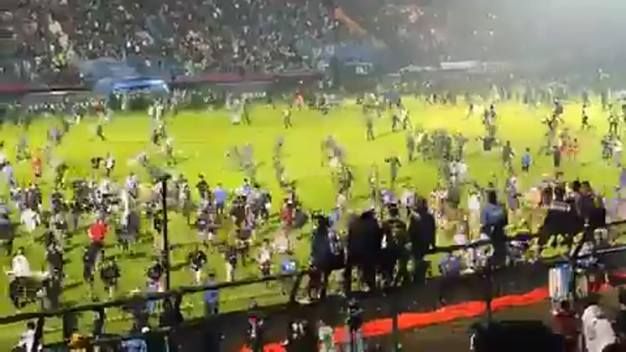 Football match in Indonesia ends with 127 dead