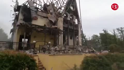 Ukrainian soldiers entered the house where the Russians were hiding