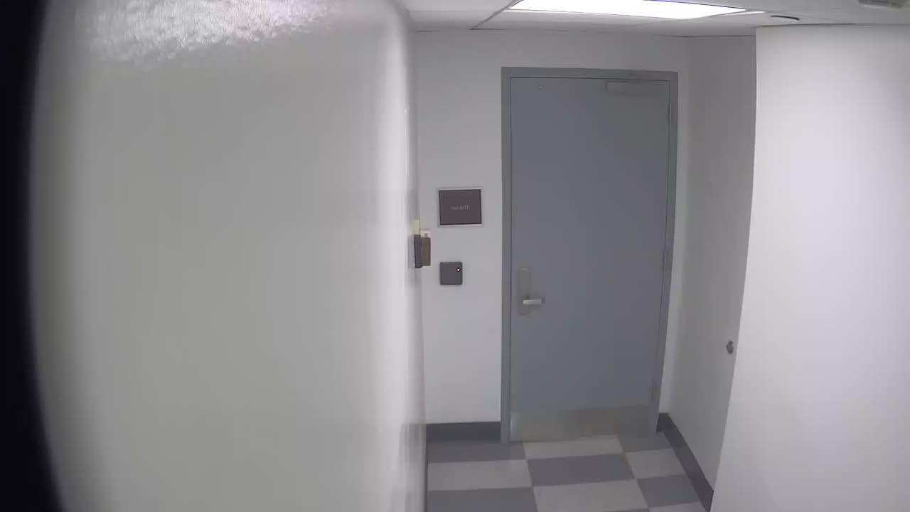 6141RHOBG1G101DStairwayLobbyEntry_2021-01-06_05h00min02s280ms.mp4