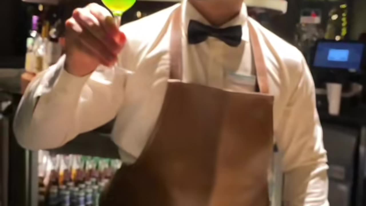 Viral 🔥 Wine Cocktail 🍹 in 60 sec 😵😵 #bartender #cocktail #viralshorts