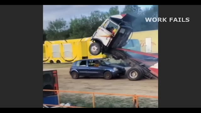 Impossible NOT to LAUGH.001