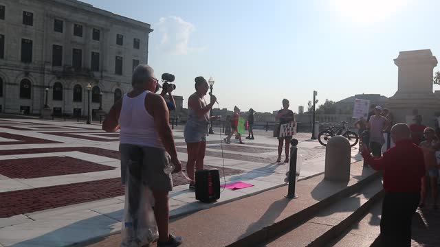 25 August 2021 - Vaccine Mandate Protest in Providence - A nurse speaks