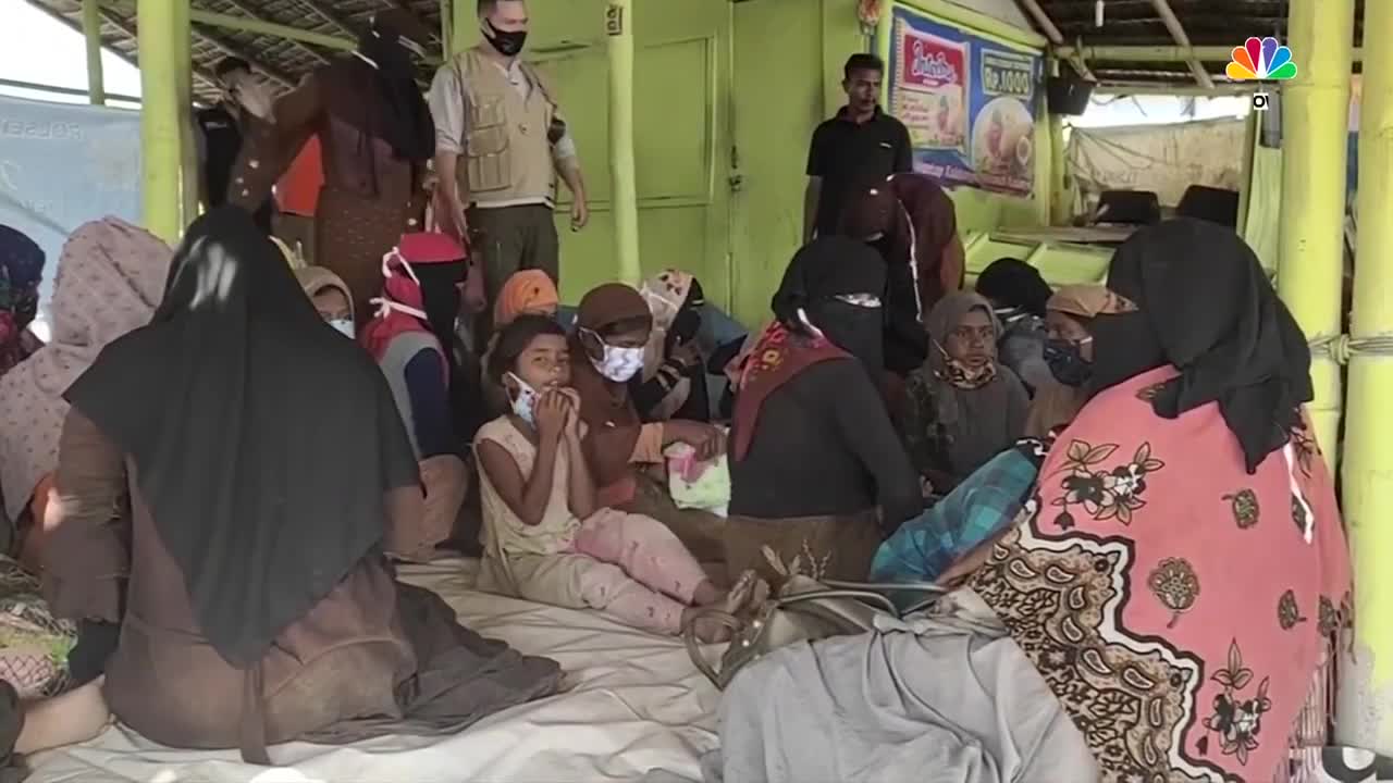 Nearly 300 Rohingya Muslim Refugees Land In Indonesia After Six Months At Sea