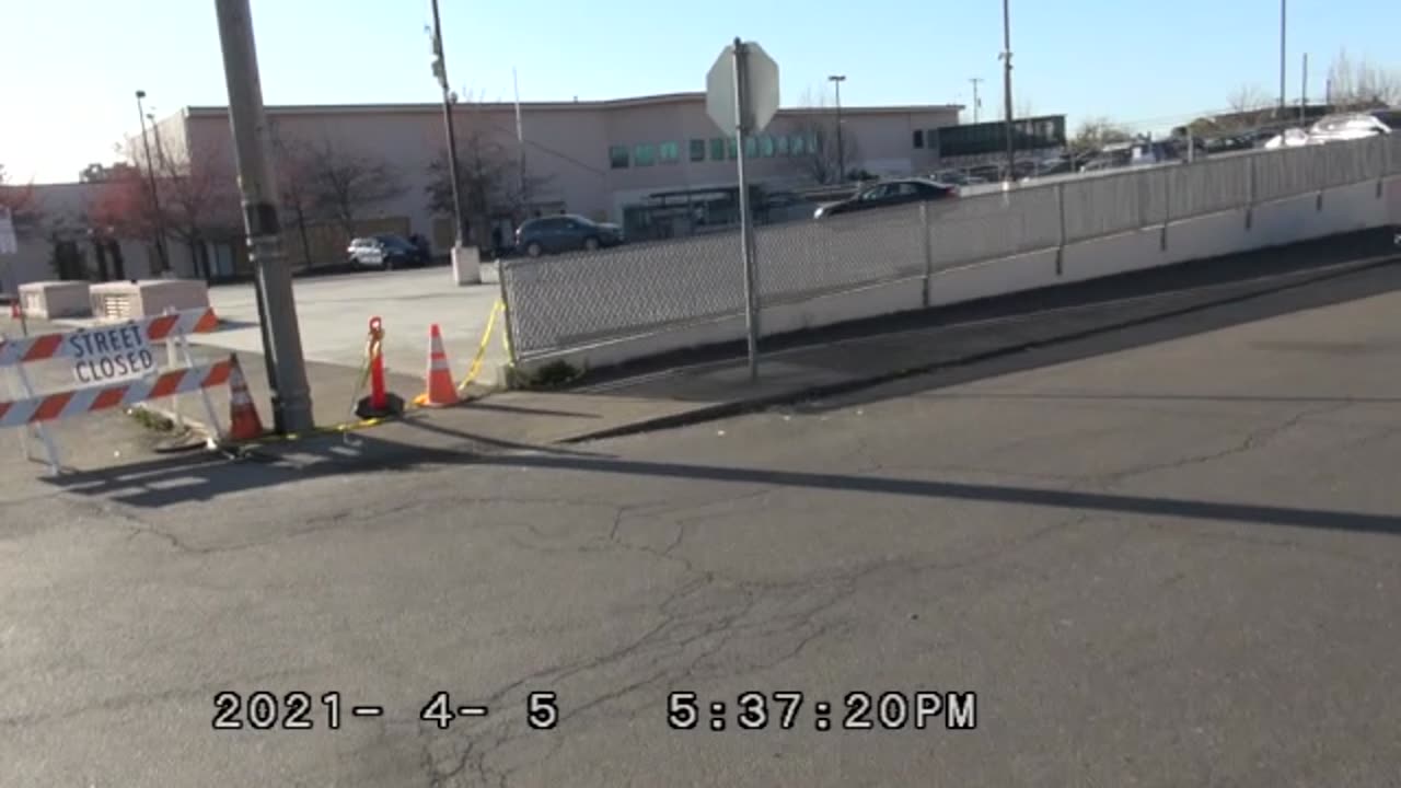 POLICE HAVING PROBLEMS DEALING WITH MENTAL HEALTH MAN