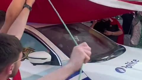 [GERMANY] Police Car Draped in Turkish Flag with Islamic Chants