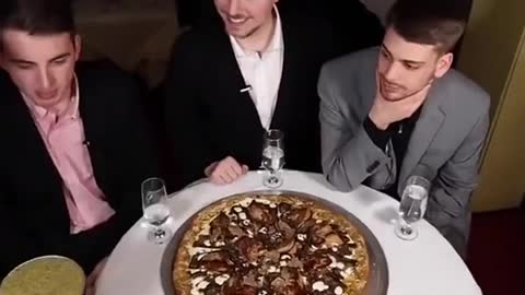 MR BEAST BIG PIZZA