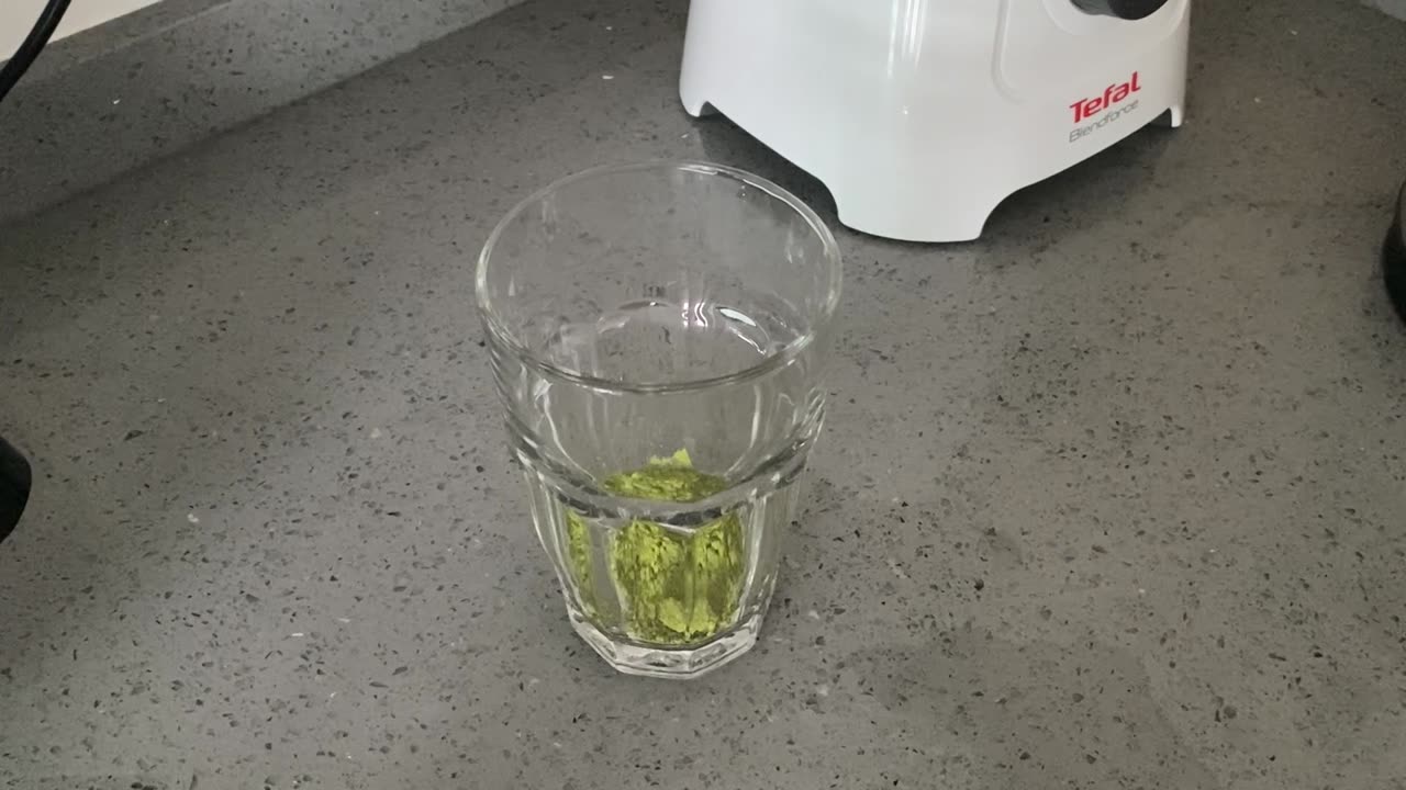 Making simple matcha latte