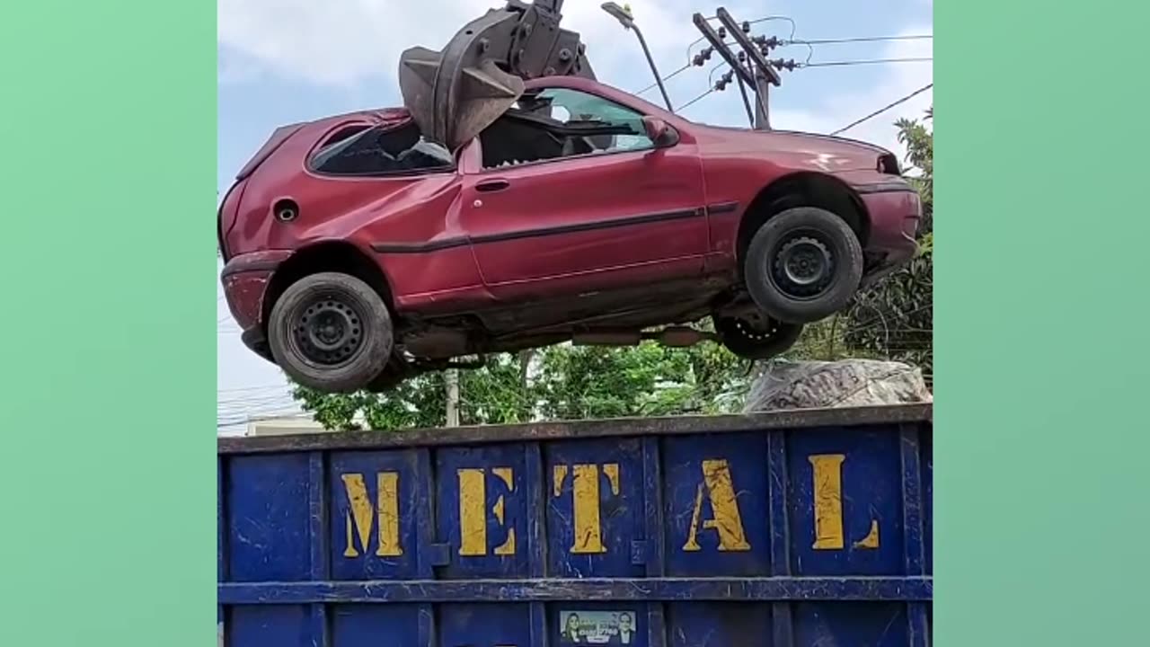 Cars abandoned on the streets of São Paulo being collected for destruction