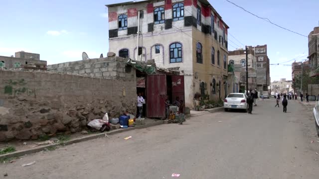 In an empty kitchen, a Yemeni family battles hunger