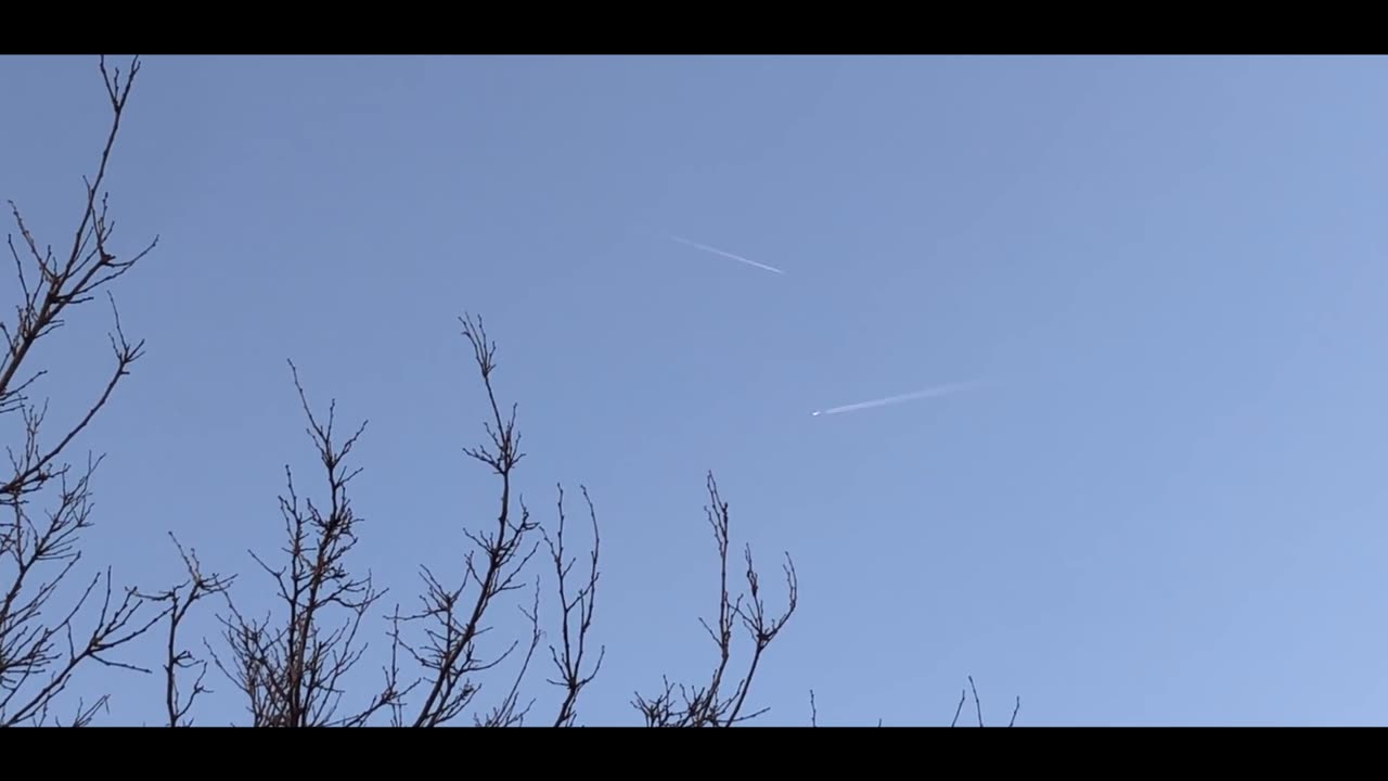 Contrails vs Chemtrails