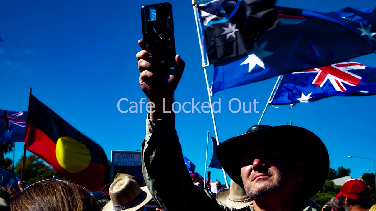 How Bad for us are the USA Bank failures. Financial expert Cass on Cafe Locked Out