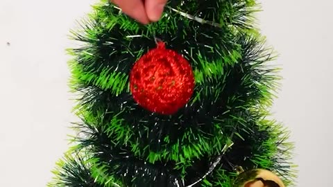 Christmas tree using strings 🎄