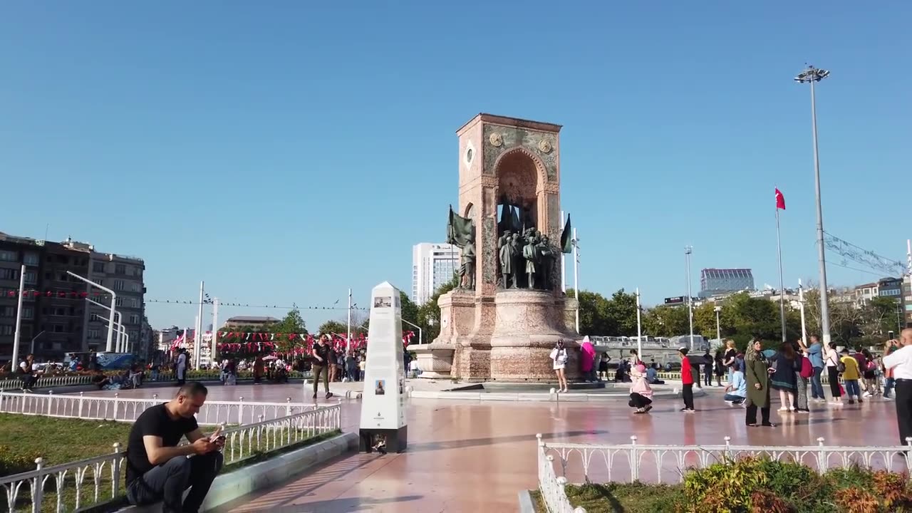 Walking in ISTANBUL / Turkey 🇹🇷- Galata Tower, Taksim, Dolmabahçe - 4K 60fps (UHD)