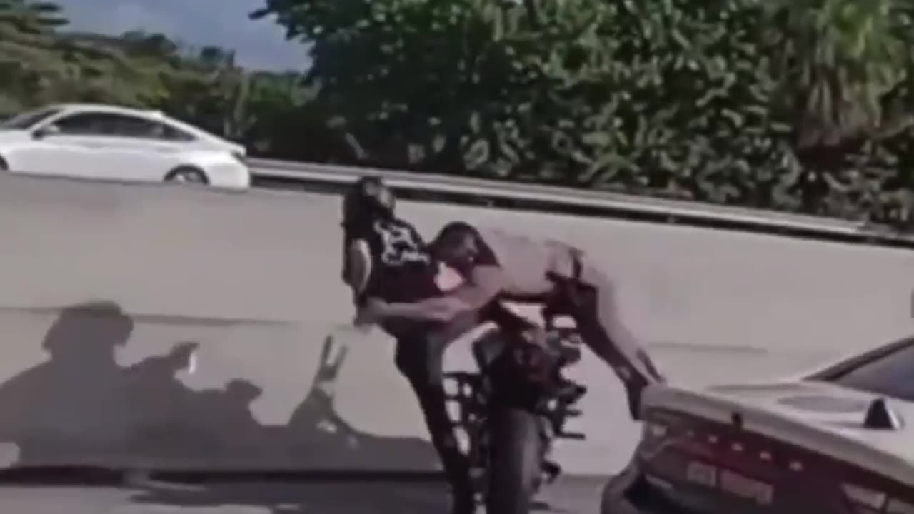 Officer thought he was in the NFL for a Second