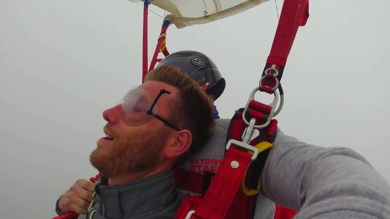 Sky Diving @ Ameland - Full Vid