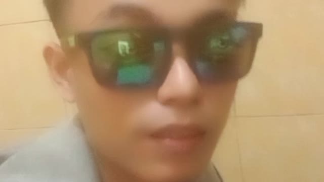 Orang ganteng maen tiktok