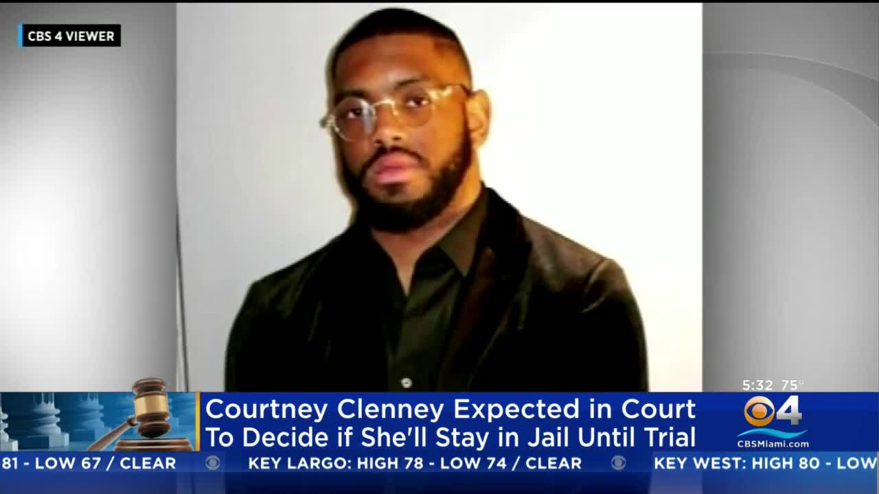 Judge to decide if Courtney Clenney can be released on bond
