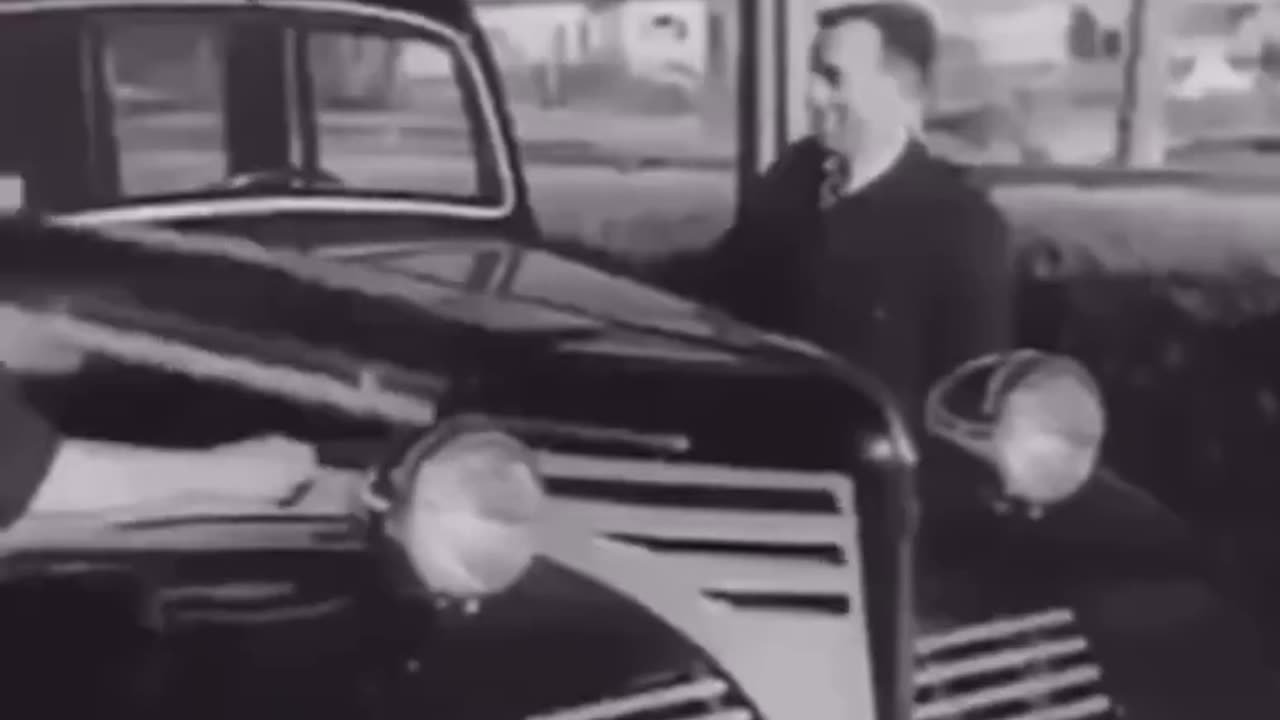 electric vehicle taxis from 1943 that use quick battery pack swapping