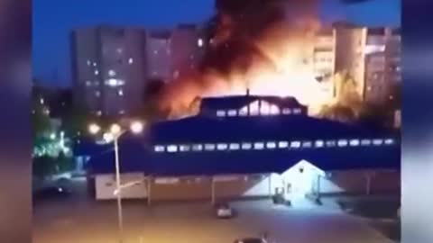 Russian bomber crashes into apartment building