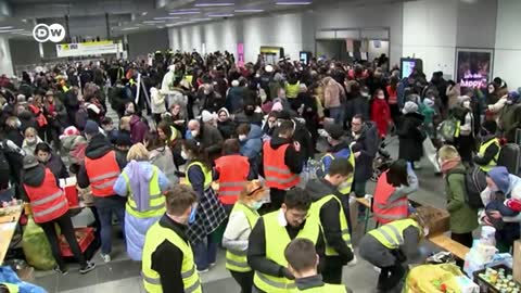 Как в Берлине принимают украинских беженцев