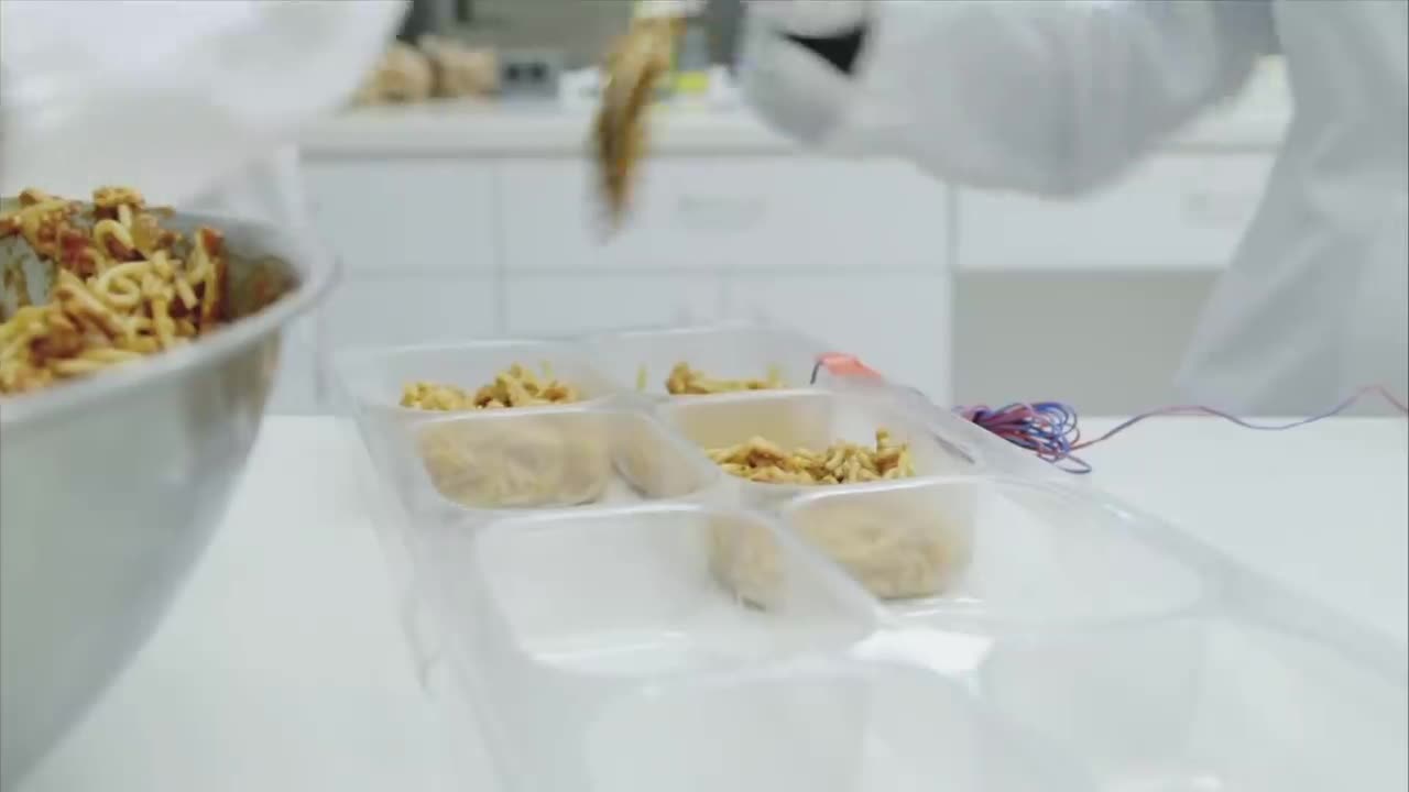 How does food get delivered in space.
