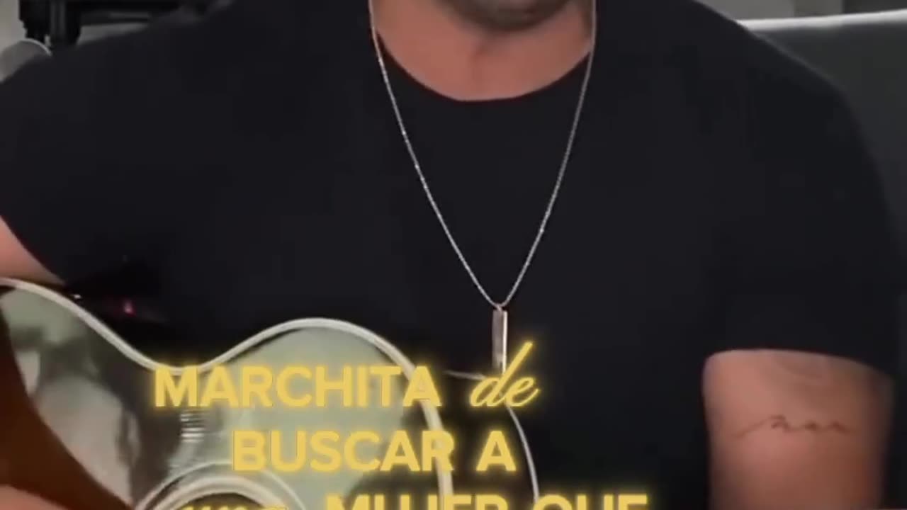 Luis fonsi.... without outo.🥵🥵🥵