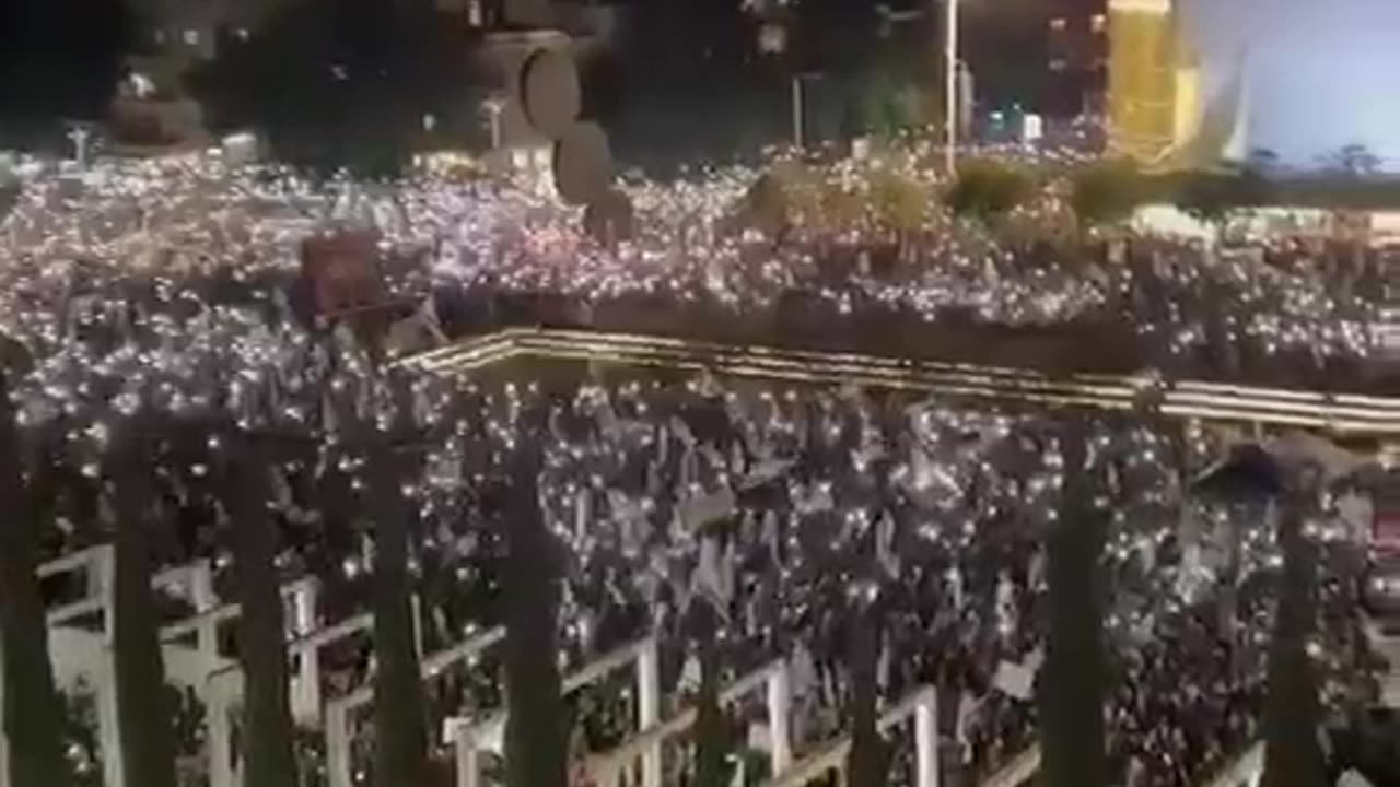 More than 80,000 people demonstrated last night in Tel Aviv against the government