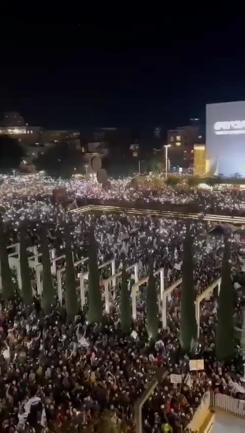 More than 80,000 people demonstrated last night in Tel Aviv against the government
