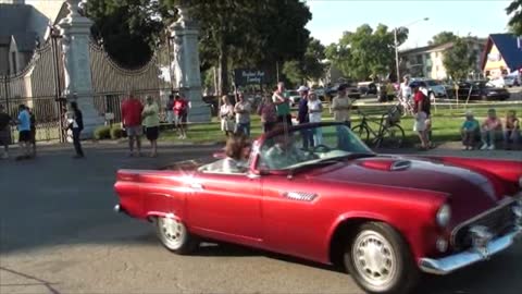 Woodward Dream Cruise Berkley Parade #4