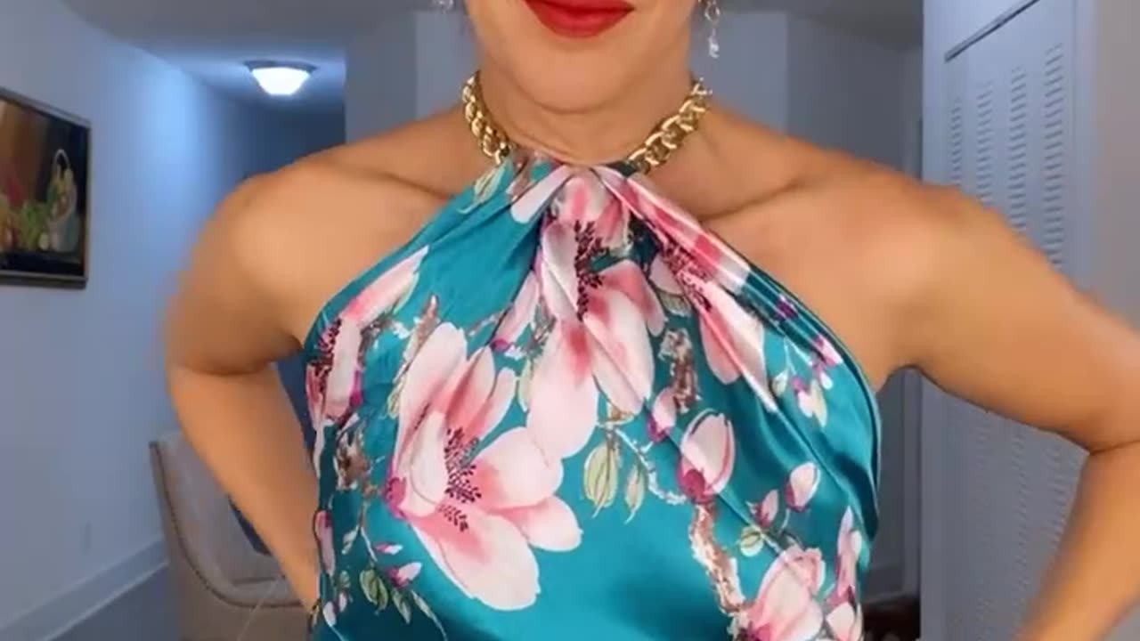 diy elegant top to scarf and a chain necklace