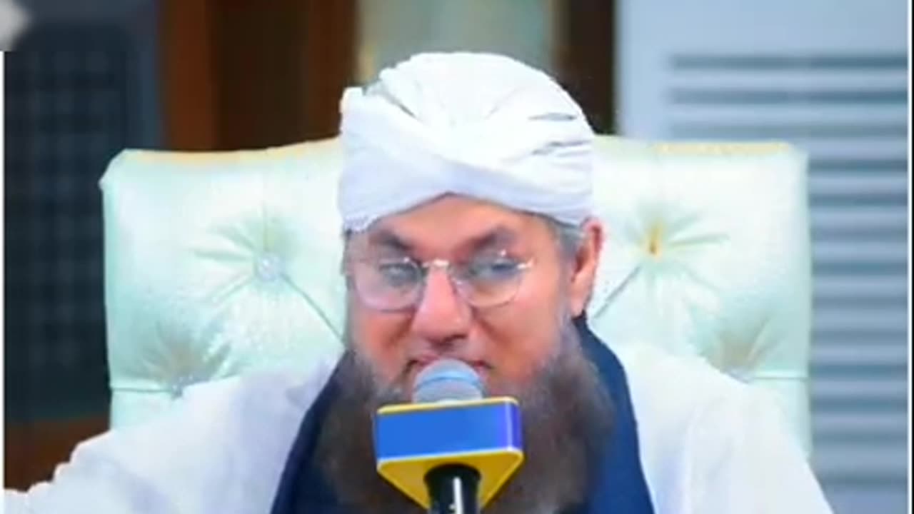 جمعہ کےدن نمازیوں کاانوکھاپروٹوکول