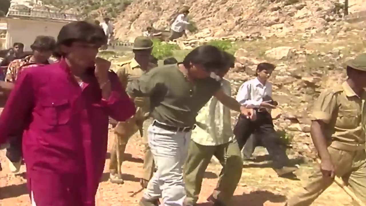 Rare Clips Of SRK Film making Sense | Behind sense of Karan-Arjun Film.