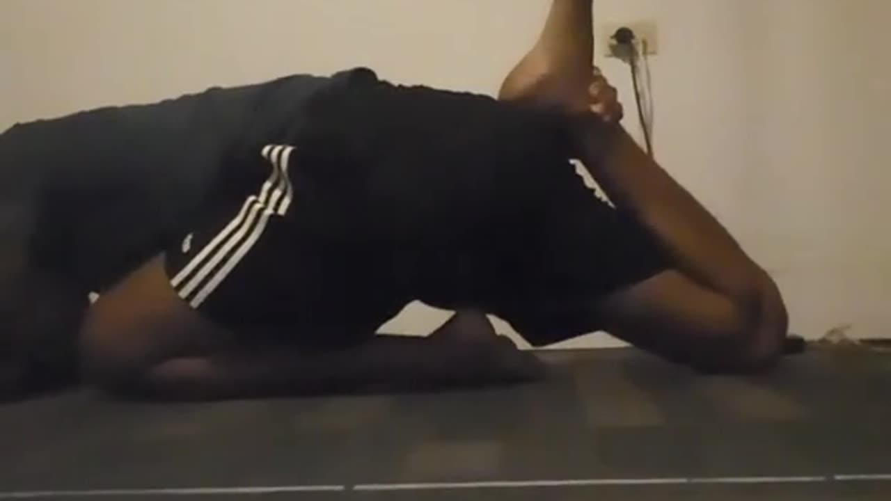 Quad Stretch At Home Try It Out