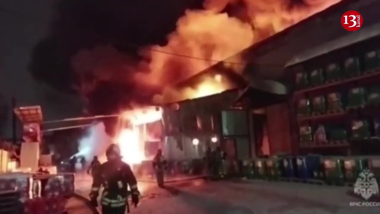 İmage of a massive fire at a drone manufacturing facility in Russia