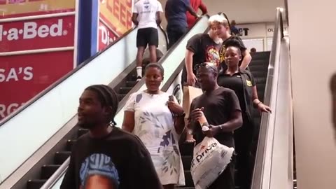 PRANK ON THE ESCALATOR - MAN THONG