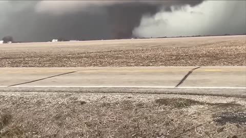 HUGE Tornado Outbreak Hits Arkansas, Iowa, Illinois, & More - Mar. 31 / Apr. 1, 2023